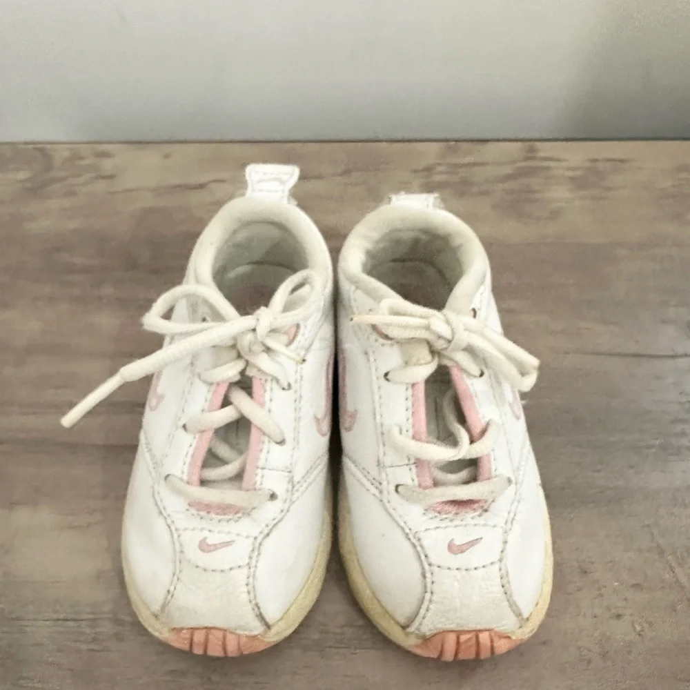 Nike Toddler sz 4 Baby Casual Sneakers Leather White Pink Shoes Non Marking Girl